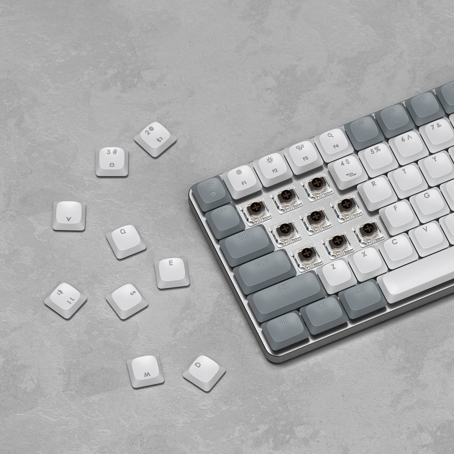 Bàn phím Satechi SM1 Slim Mechanical Backlit Bluetooth Keyboard