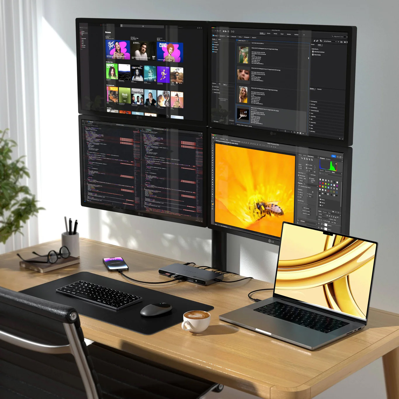 Satechi Thunderbolt 4 Docking Station with DisplayLink